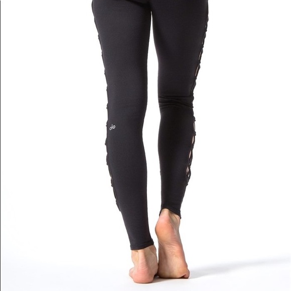 NWT Alo Yoga Interlace Leggings In black - Picture 2 of 3
